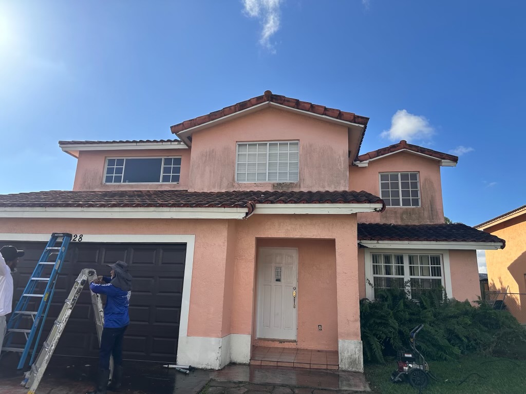 Top Quality House Wash, Roof Cleaning, and Driveway Cleaning Perform in Cutler Bay, Florida